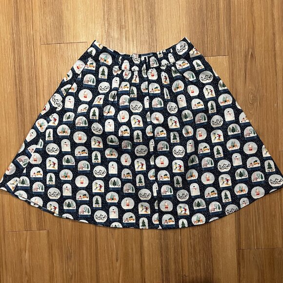 Retrolicious A-Line Skirt Size M Snow Globe Print in Blue - Picture 6 of 7